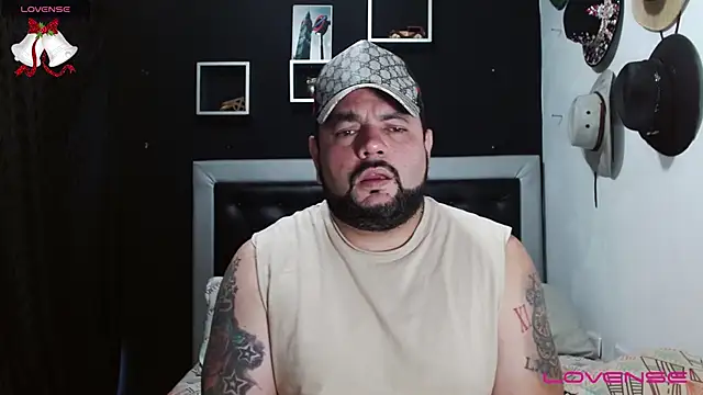 Snapshot of perverseveteranmanxxx chatting on December 31, 7:29 pm perverseveteranmanxxx online show from December 31, 7:29 pm