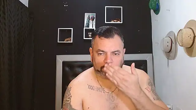 Snapshot of perverseveteranmanxxx chatting on January 26, 2:52 pm perverseveteranmanxxx online show from January 26, 2:52 pm