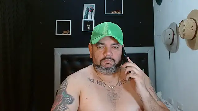 Snapshot of perverseveteranmanxxx chatting on January 28, 3:14 pm perverseveteranmanxxx online show from January 28, 3:14 pm