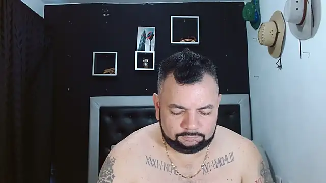 Snapshot of perverseveteranmanxxx chatting on February 14, 4:09 pm perverseveteranmanxxx online show from February 14, 4:09 pm