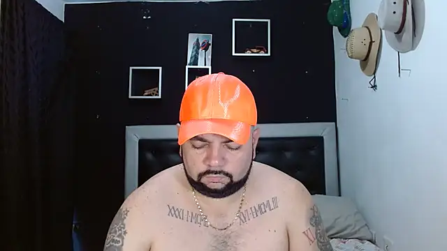 Snapshot of perverseveteranmanxxx chatting on February 14, 8:48 pm perverseveteranmanxxx online show from February 14, 8:48 pm