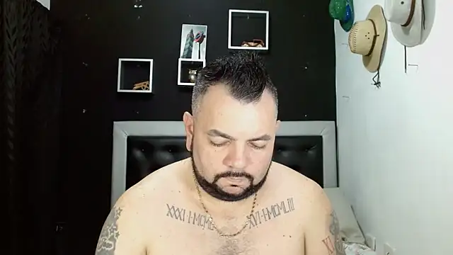 Snapshot of perverseveteranmanxxx chatting on February 15, 10:42 pm perverseveteranmanxxx online show from February 15, 10:42 pm