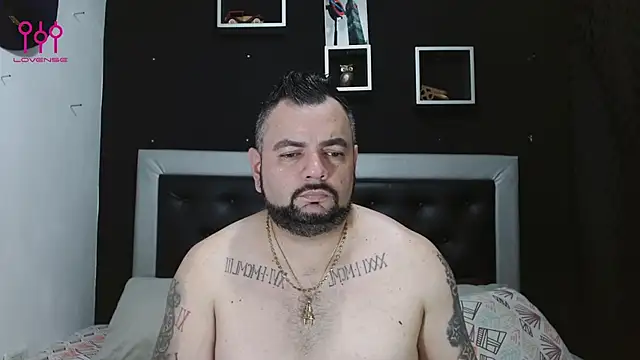 Snapshot of perverseveteranmanxxx chatting on February 25, 10:39 pm perverseveteranmanxxx online show from February 25, 10:39 pm