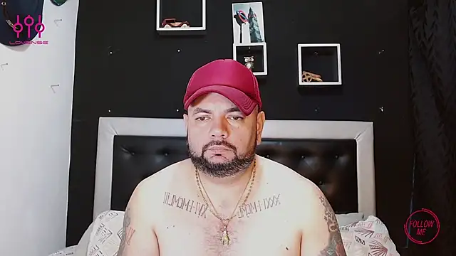 Snapshot of perverseveteranmanxxx chatting on March 12, 5:17 pm perverseveteranmanxxx online show from March 12, 5:17 pm