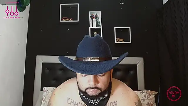 Snapshot of perverseveteranmanxxx chatting on March 21, 6:18 pm perverseveteranmanxxx online show from March 21, 6:18 pm