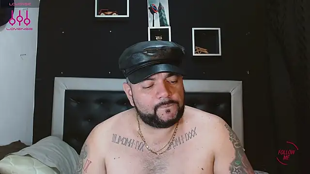 Snapshot of perverseveteranmanxxx chatting on March 23, 3:21 am perverseveteranmanxxx online show from March 23, 3:21 am