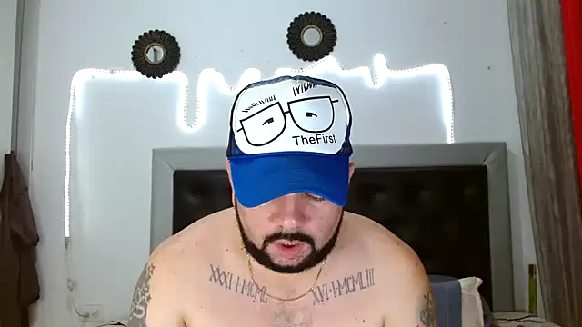 Snapshot of perverseveteranmanxxx chatting on October 2, 5:25 am perverseveteranmanxxx online show from October 2, 5:25 am