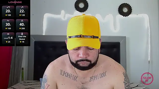 Snapshot of perverseveteranmanxxx chatting on October 5, 9:24 pm perverseveteranmanxxx online show from October 5, 9:24 pm