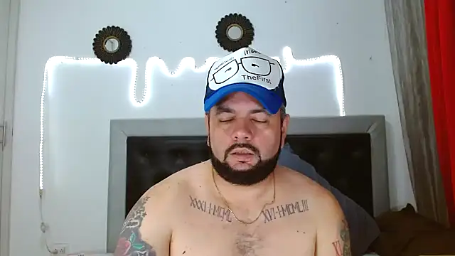 Snapshot of perverseveteranmanxxx chatting on October 10, 5:06 am perverseveteranmanxxx online show from October 10, 5:06 am