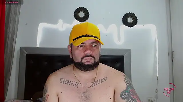 Snapshot of perverseveteranmanxxx chatting on October 19, 4:35 am perverseveteranmanxxx online show from October 19, 4:35 am