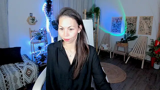 TrasyMorris online show from June 4, 4:29 am