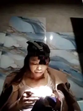 Mai-lan online show from May 11, 1:06 pm