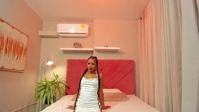 Snapshot of Mia_Velvee chatting on June 20, 1:03 pm Mia Velvee online show from June 20, 1:03 pm