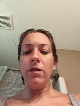 Snapshot of missbellastar chatting on June 25, 10:36 pm missbellastar online show from June 25, 10:36 pm