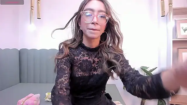 HannaCarttier  online show from June 21, 12:08 pm