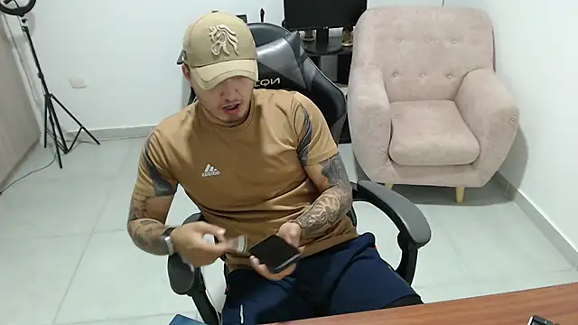 Thiago 420 online show from June 15, 11:18 pm