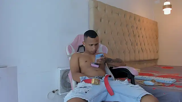 Supreme Badboy online show from June 18, 4:46 am