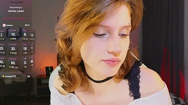 Snapshot of vampi_queen chatting on July 24, 9:46 pm vampi queen online show from July 24, 9:46 pm