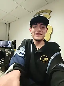 andylol330 online show from June 16, 8:39 am