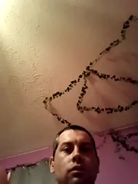 Snapshot of Johnathanleenol chatting on June 22, 11:35 pm Johnathanleenol online show from June 22, 11:35 pm