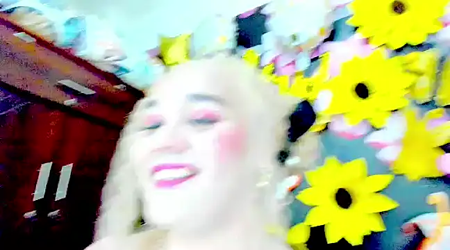 Snapshot of DirtyKhloy chatting on March 20, 6:30 am DirtyKhloy online show from March 20, 6:30 am