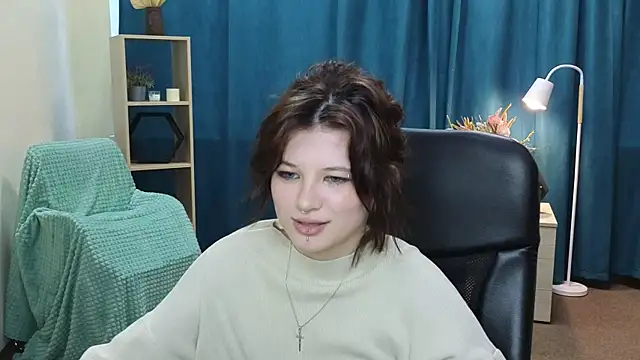 Snapshot of AlesiaPeasel chatting on May 15, 9:05 am AlesiaPeasel online show from May 15, 9:05 am