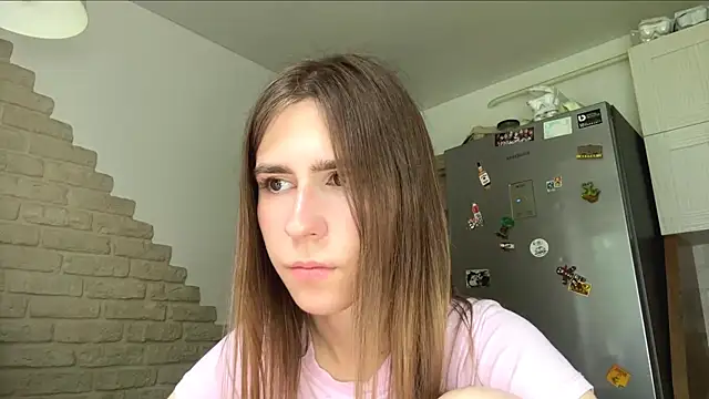 ZaraGuyette online show from June 10, 3:11 pm