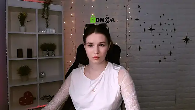Snapshot of angie_foxy1 chatting on June 27, 7:08 pm angie foxy1 online show from June 27, 7:08 pm