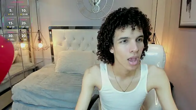Snapshot of felix_haze chatting on June 7, 6:11 pm felix haze online show from June 7, 6:11 pm