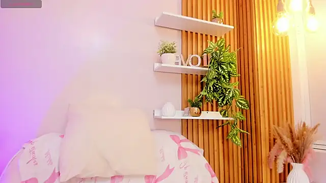 Ellie evans18 online show from May 16, 12:07 am