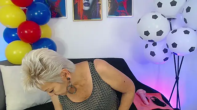 Jacky Smith1 online show from July 6, 3:03 pm