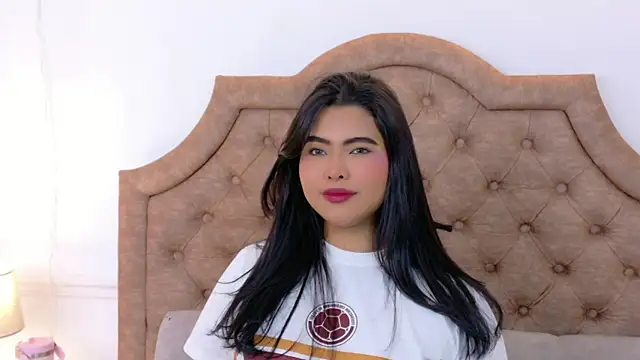 Snapshot of SophiaCollinss chatting on June 27, 8:03 pm SophiaCollinss online show from June 27, 8:03 pm