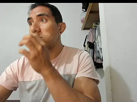 aquiles04 online show from May 22, 1:24 am