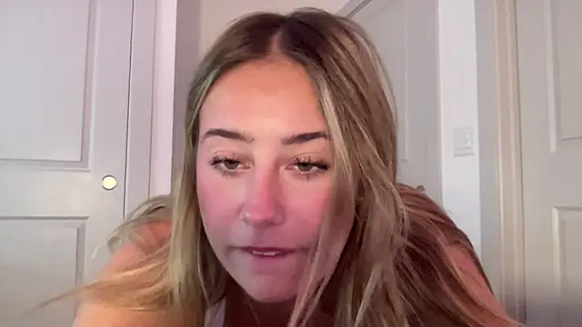 skylarraeee online show from July 21, 4:48 am