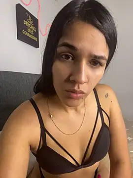 Snapshot of Isa_steele chatting on July 8, 7:07 pm Isa steele online show from July 8, 7:07 pm