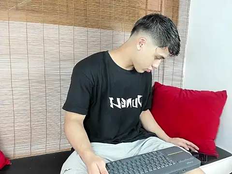 rocco gym online show from June 12, 8:30 pm