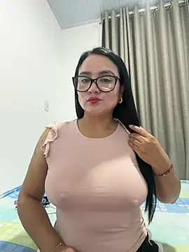 Snapshot of rousee69_ chatting on June 28, 12:27 am rousee69 online show from June 28, 12:27 am