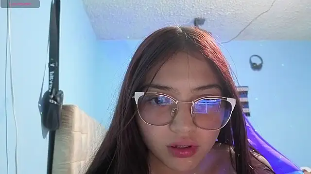 Snapshot of nina_hot59 chatting on May 18, 2:51 am nina hot59 online show from May 18, 2:51 am