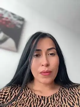 areviklusine1 online show from April 25, 7:55 pm