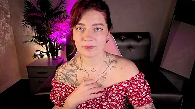 Nikki Gringer online show from June 8, 1:28 am