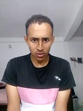 Snapshot of Alextorin18 chatting on May 25, 1:39 pm Alextorin18 online show from May 25, 1:39 pm