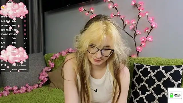 HellyCherry online show from July 4, 8:04 pm