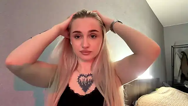 TiffanieSluyter online show from May 19, 3:40 pm