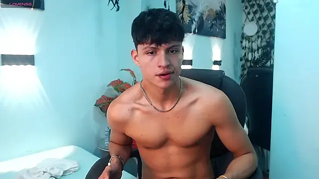 Snapshot of drago_ivan chatting on June 18, 4:00 pm drago ivan online show from June 18, 4:00 pm