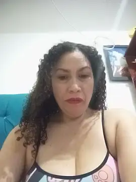 Snapshot of paulett15 chatting on June 26, 2:27 am paulett15 online show from June 26, 2:27 am