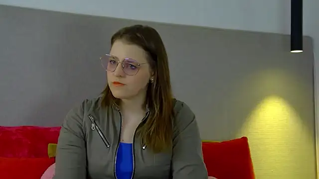 AlexaAvery online show from June 7, 6:50 am
