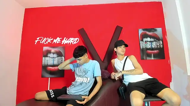 KING LOVERS1 online show from July 1, 1:13 pm