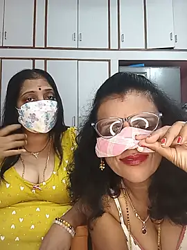 Snapshot of Kannada_telugu_lesbians chatting on June 4, 5:19 pm Kannada telugu lesbians online show from June 4, 5:19 pm