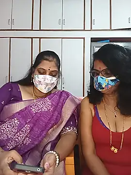 Snapshot of Kannada_telugu_lesbians chatting on June 10, 5:01 pm Kannada telugu lesbians online show from June 10, 5:01 pm