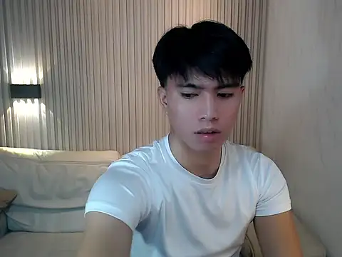 horny jamesxx online show from July 8, 1:04 pm